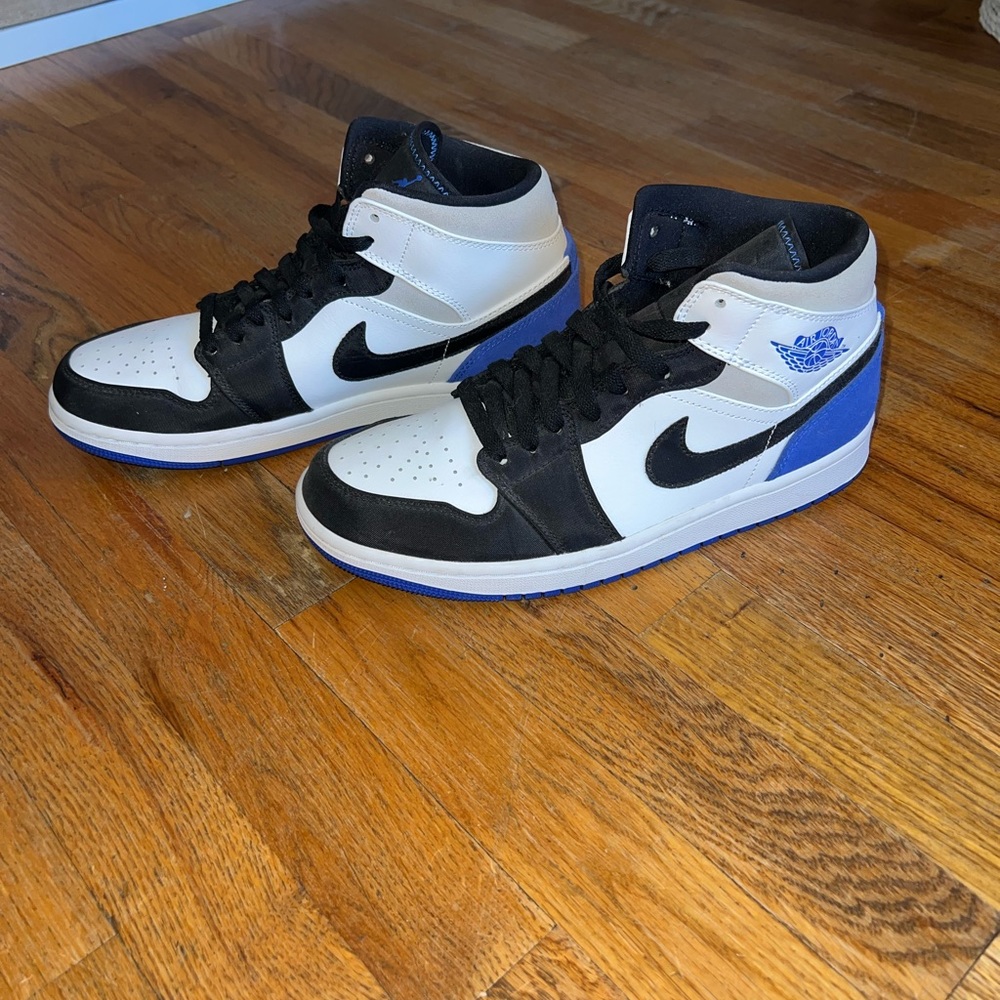 Blue nike jordan’s